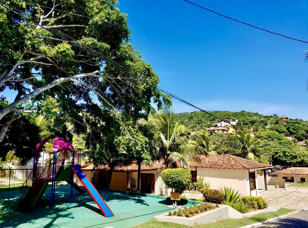 Casa de Condomínio em Búzios com 4 Quartos à Venda,  por R$ 1.400.000