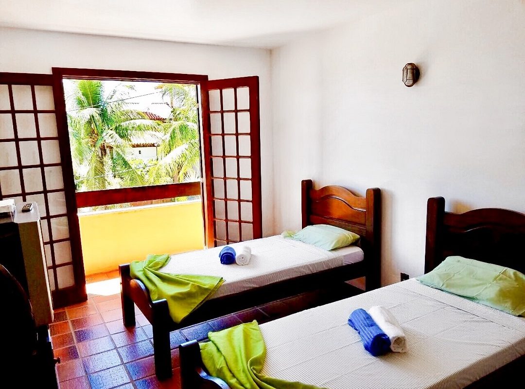 Casa de Condomínio em Búzios com 4 Quartos à Venda,  por R$ 1.400.000