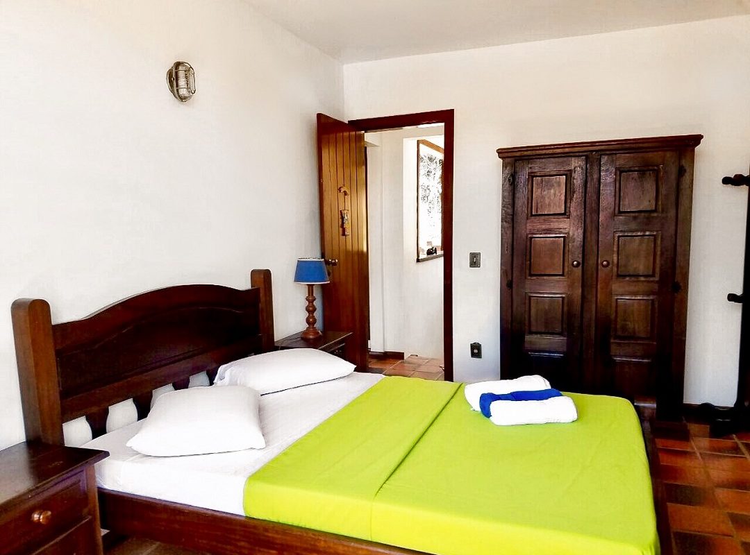 Casa de Condomínio em Búzios com 4 Quartos à Venda,  por R$ 1.400.000