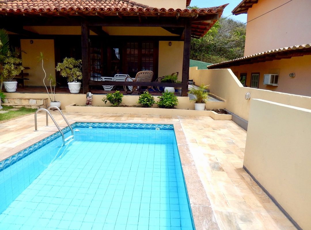 Casa de Condomínio em Búzios com 4 Quartos à Venda,  por R$ 1.400.000